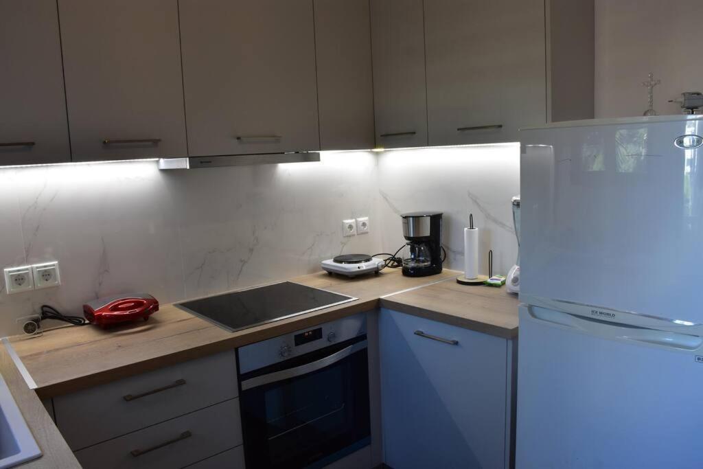 Seashell Apartment -Near The Beach 阿特米达 外观 照片